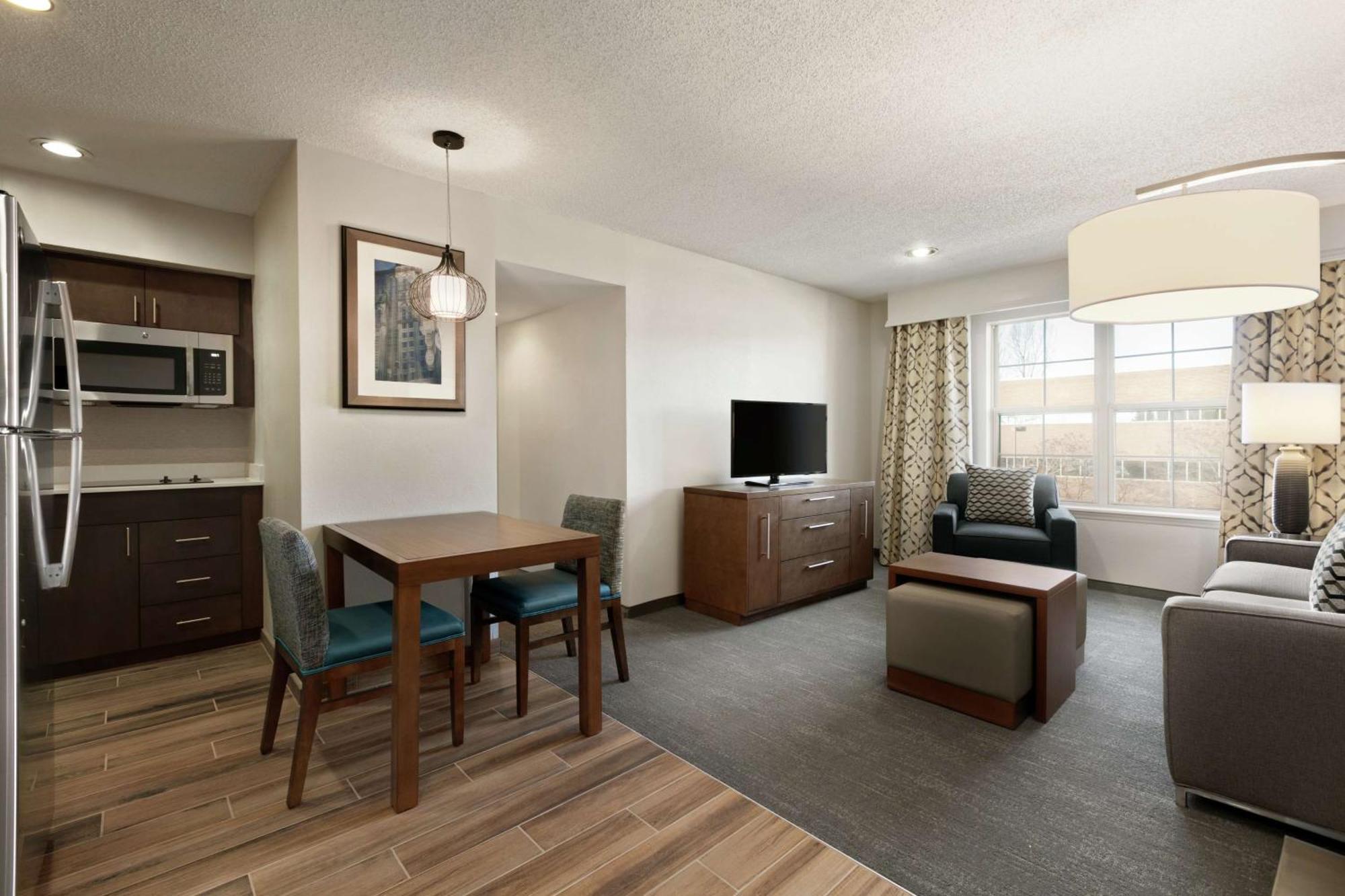 Homewood Suites By Hilton Kansas City Airport Eksteriør bilde